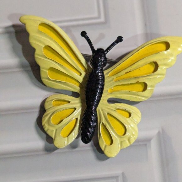 Yellow & Black Butterfly Metal Brooch Pin 2.75" Vintage Cutout Wings - Picture 5 of 7